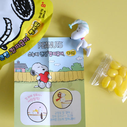 Peanuts Snoopy and Friends Cup Figurine Blind Bag + Jelly Beans